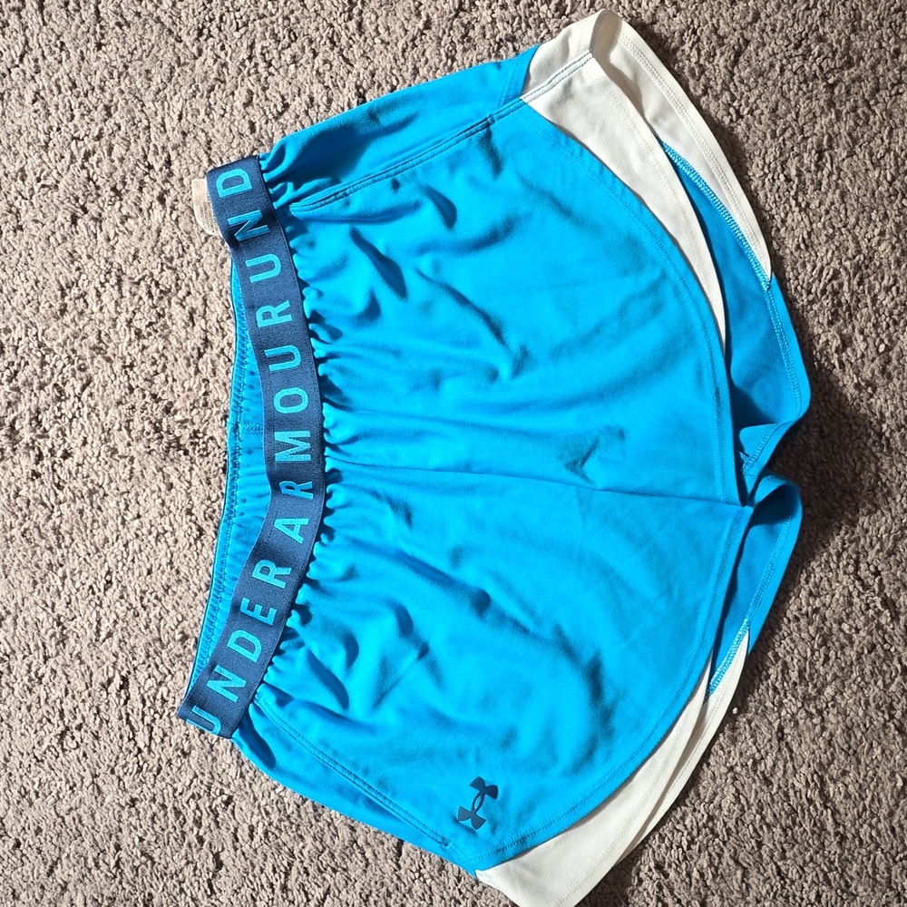 Under Armour shorts large